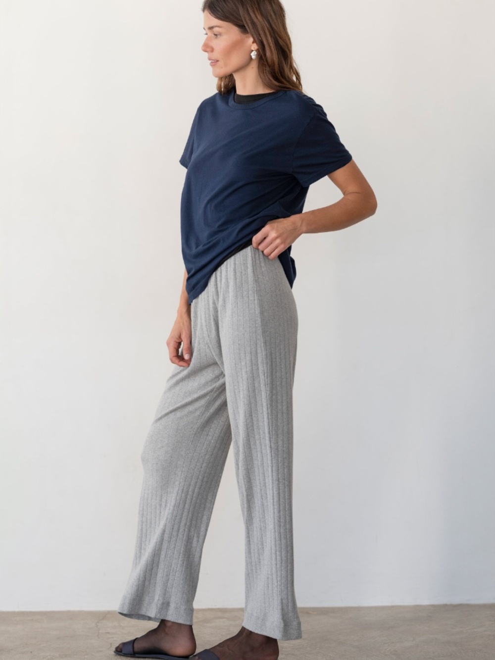 DONNI. The Pointelle Simple Crop Pant Size SHeather Grey / S - Picture 3 of 3